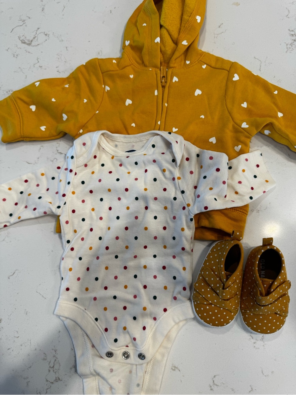Old Navy Baby 0-3M 4pc Outfit Set Mustard Hearts Polka Dot Hoodie Shoes